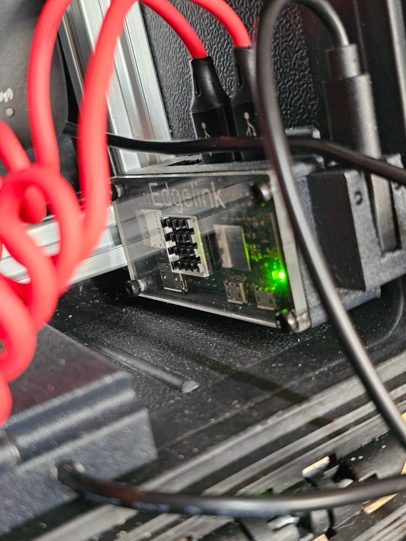 EdgeLink remote offload module providing automatic image uploads, remote monitoring, status emails, Dropbox, FTP, and autonomous connectivity for the Chronos Edge time-lapse camera system.